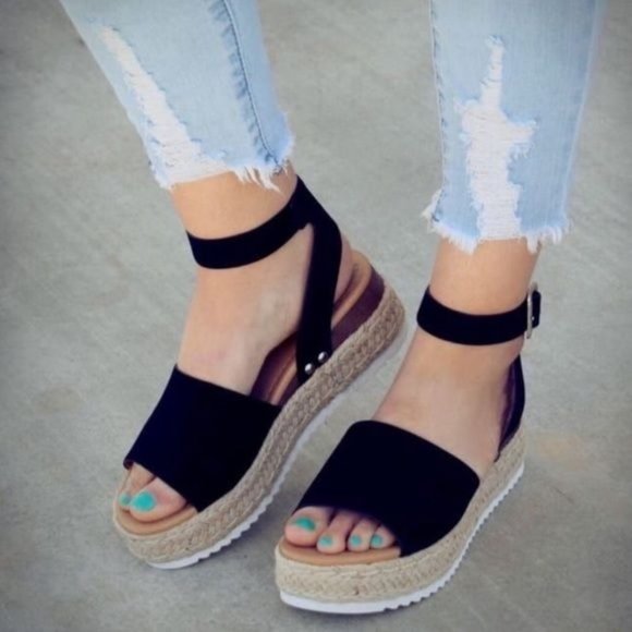 !! NEW !! Platform Espadrille Sandals in Black - Picture 7 of 9